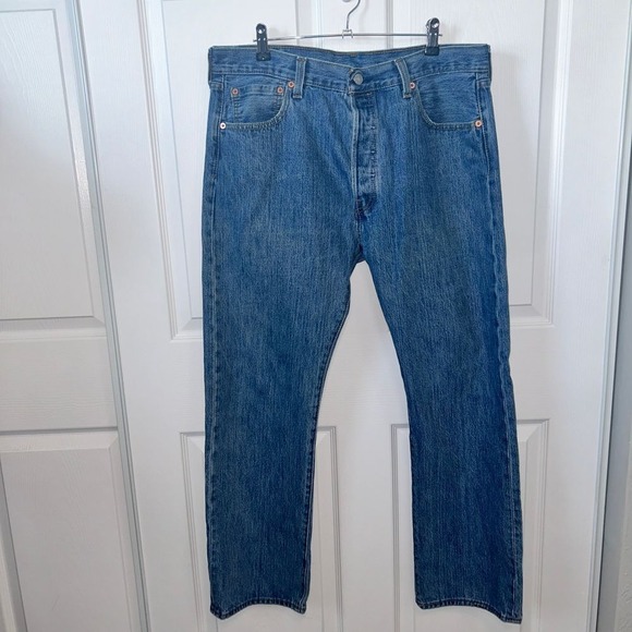 Levis 501 Original Fit Denim Jeans‎ Straight Leg Button Fly 100% Cotton 36x30 - Picture 1 of 8